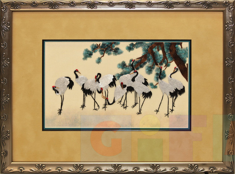 Картина вышитая шелком Десять журавлей под сосной ручной работы